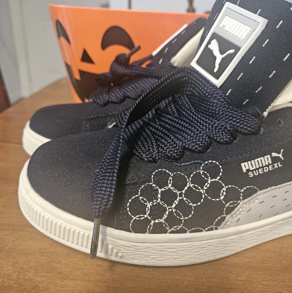 Puma Men's SuedeXL Blue And White Sneakers NWOT